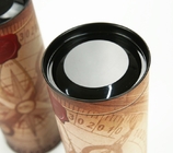 Contenitore di regalo con attenzione elaborato del cilindro del vino con su ordinazione a forma di
